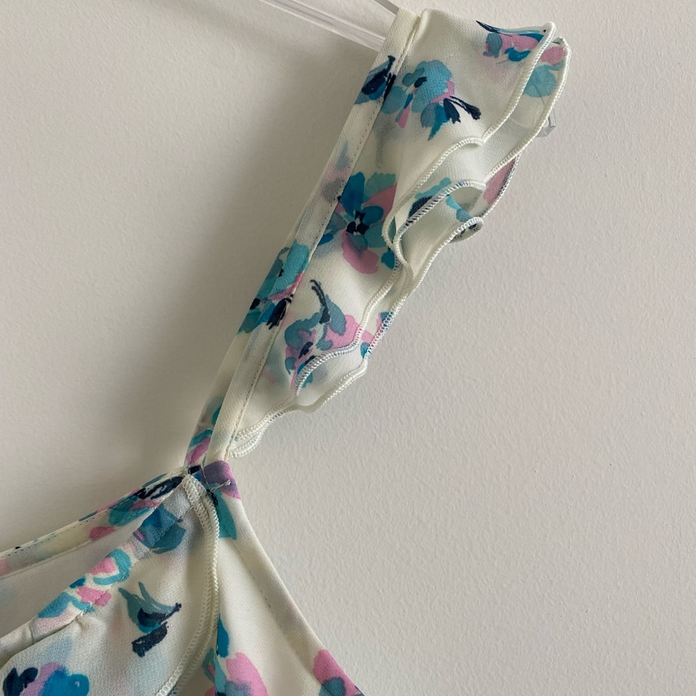 LC Lauren Conrad Flutter Sleeve Floral Top - Picture 6 of 10